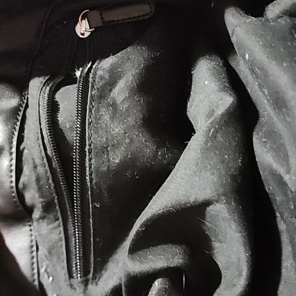 Ladies Handbag Satchel black Color. - Picture 8 of 11